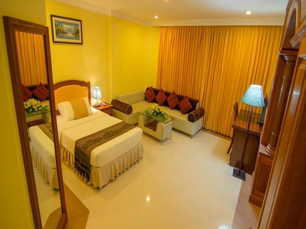 Golden Sea Hotel Sihanoukville Exterior photo